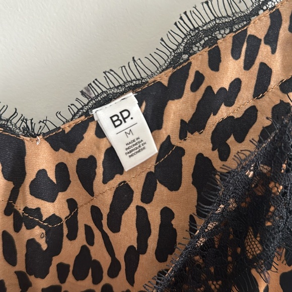 BP. Nordstrom brand leopard print top! Good condition. Size medium - Picture 3 of 4